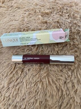 🆕 Clinique moisturizing lip colour balm in richer raisin